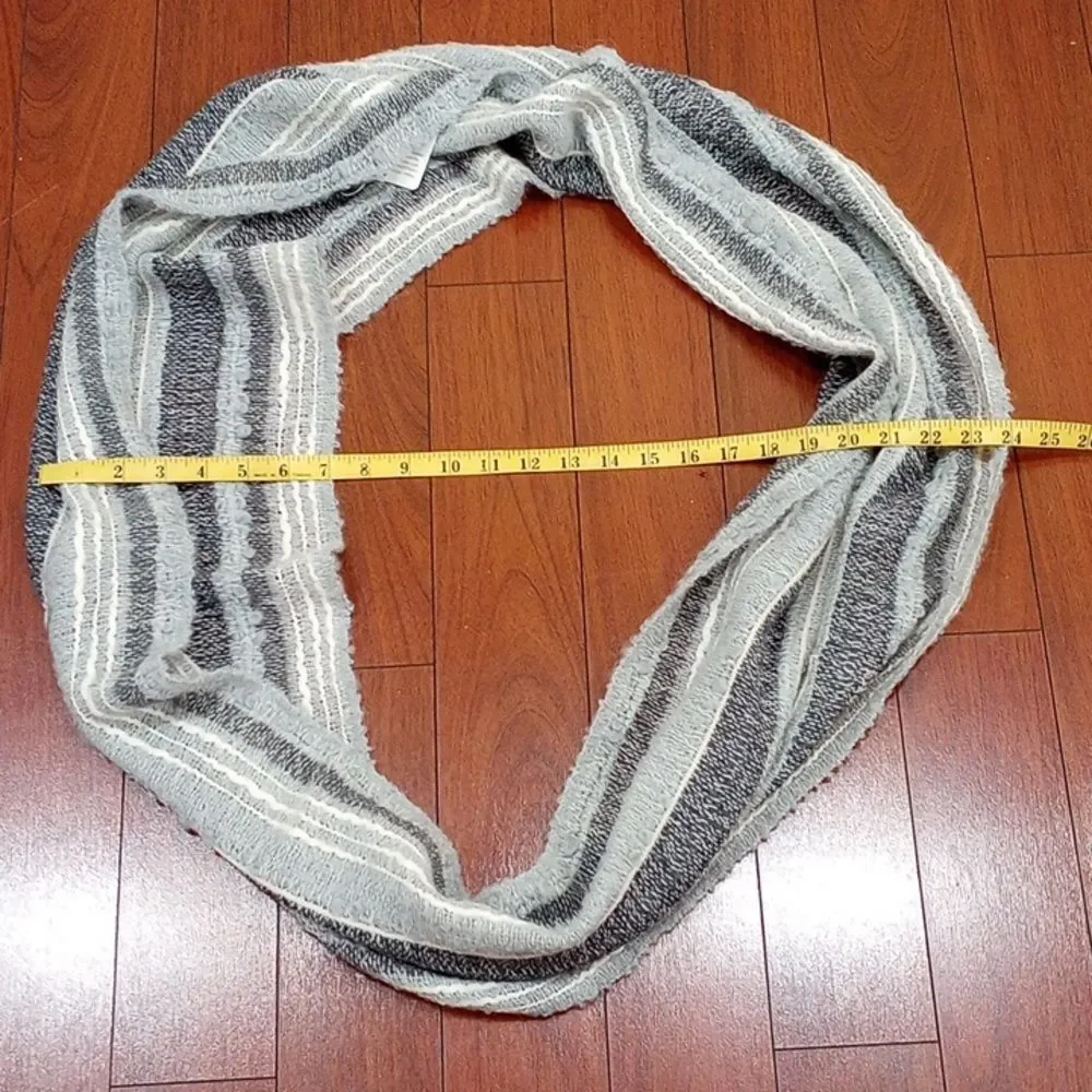 New! Shupaca Infinity Alpaca Scarf - Boucle - Gray Monochrome